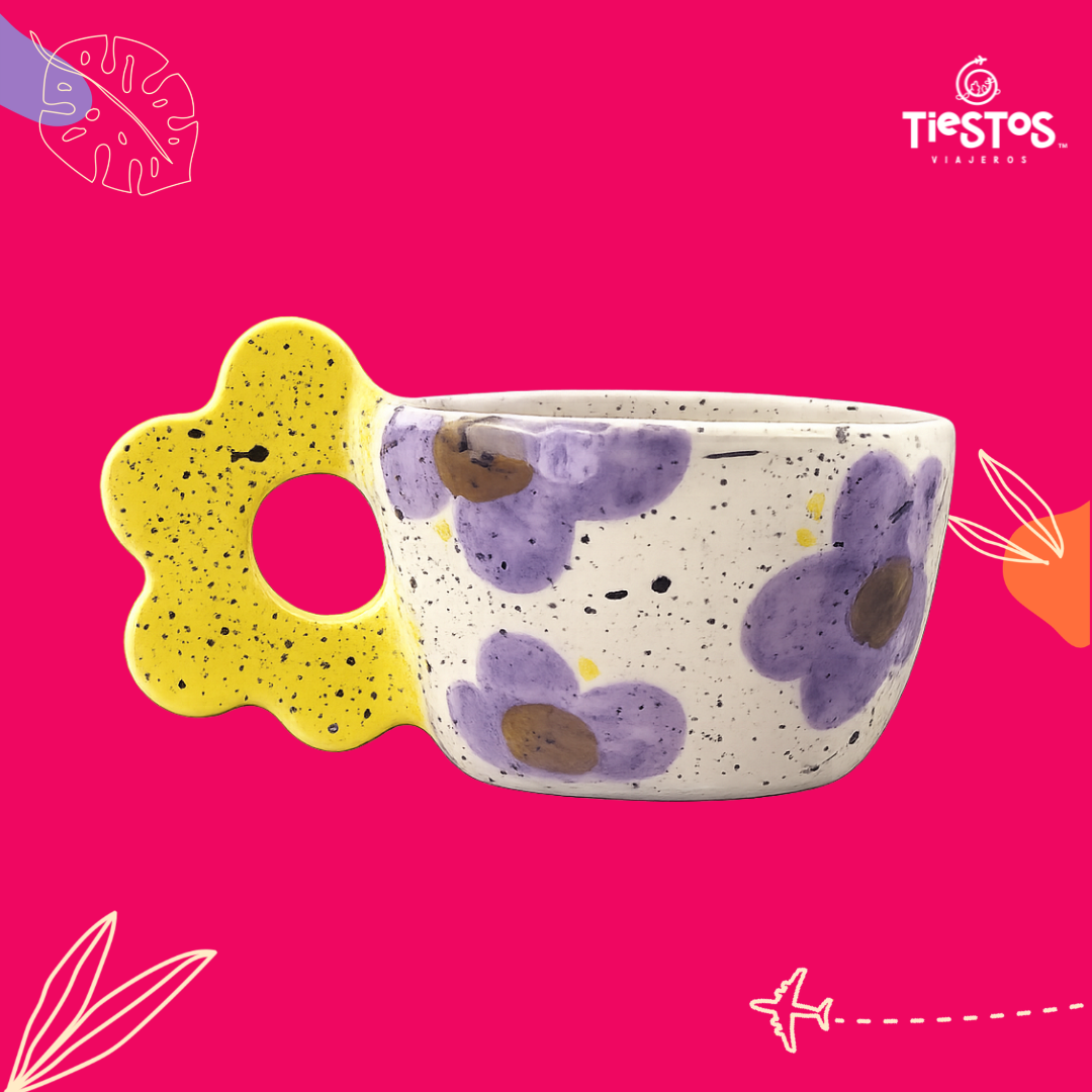 Taza con asa (handle) de flor - amarilla