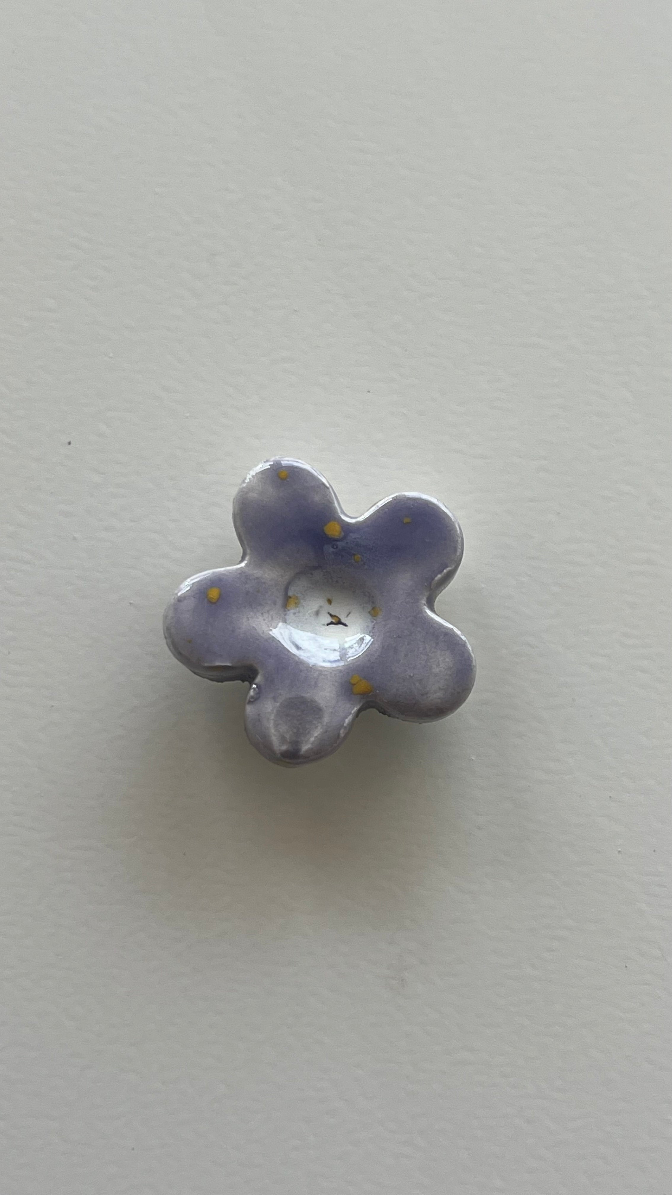 Flor Puntitos Violetas