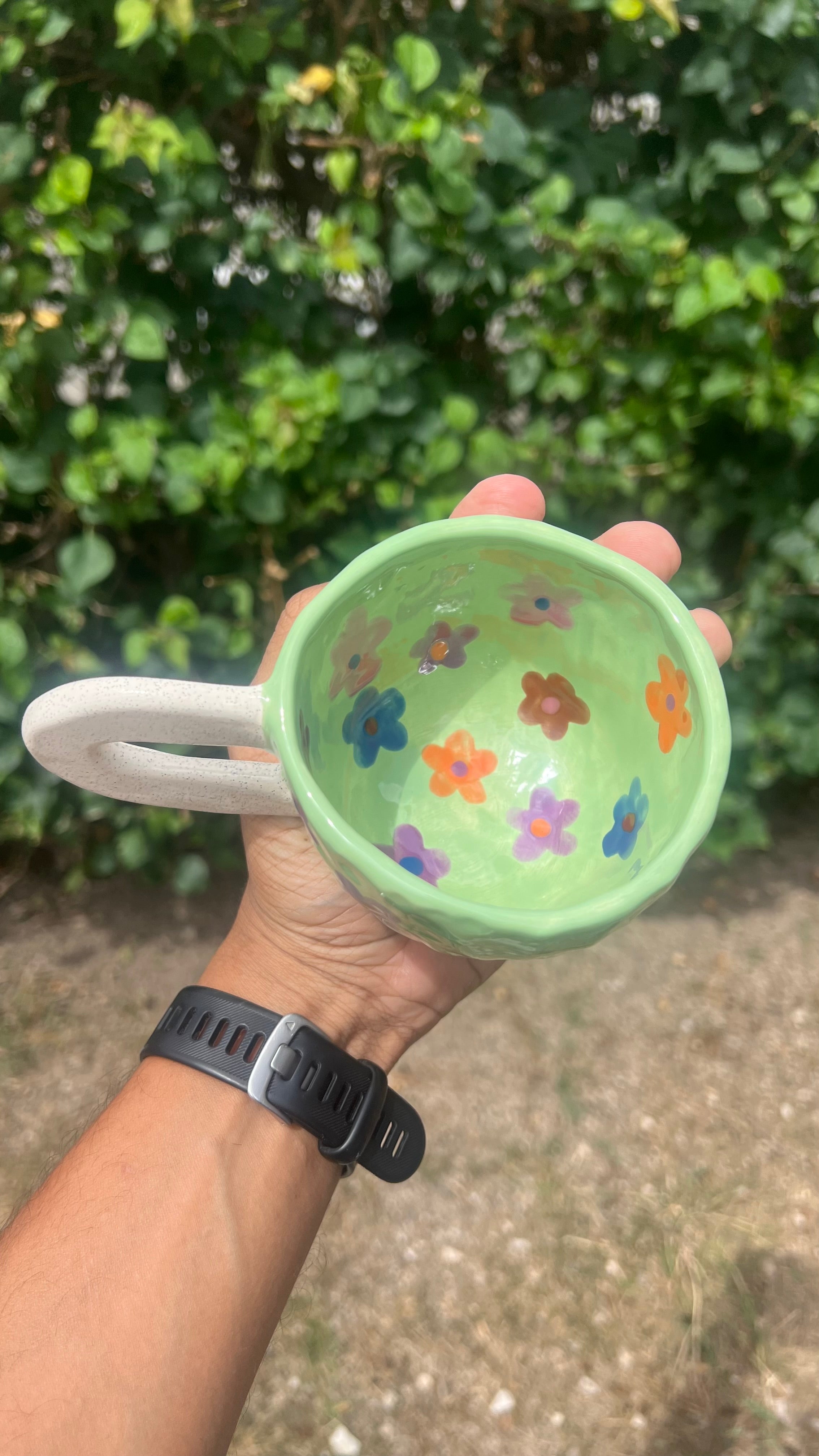 Taza verde - flores de colores